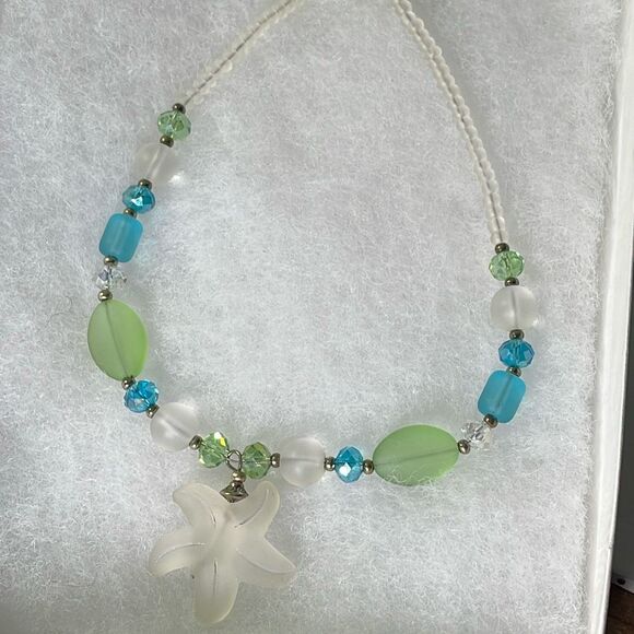 Seaside necklace frosted starfish and ocean colored beaded necklace. - Picture 5 of 7
